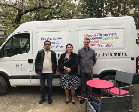 Karim FERNANE (médiateur social), Ingrid HARSCOËT (directrice du C.C.A.S.) et Richard JEAN (chef du service de la sécurisation de l'espace public et coordonnateur du C.L.S.P.D.)